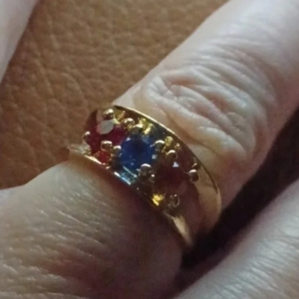 Gold-plated Mother's ring. yellow